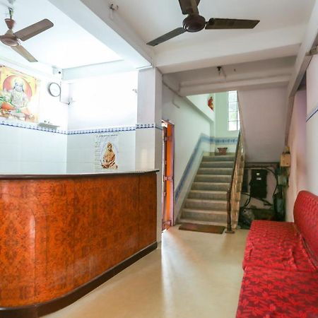 فندق Vrindāvanفي  Spot On 75685 Shri Giriraj Dham المظهر الخارجي الصورة
